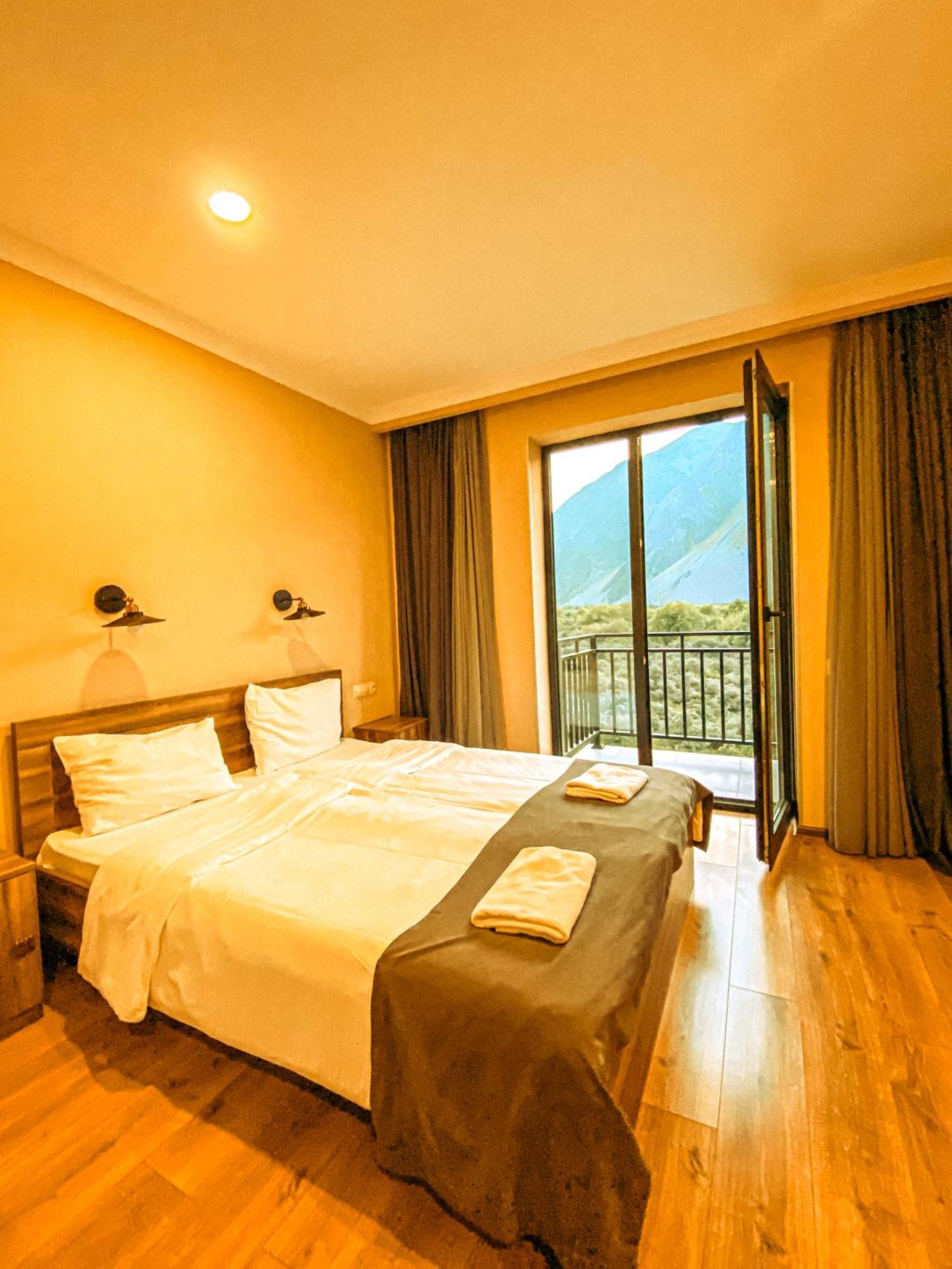 Hotel Gold Kazbegi エクステリア 写真