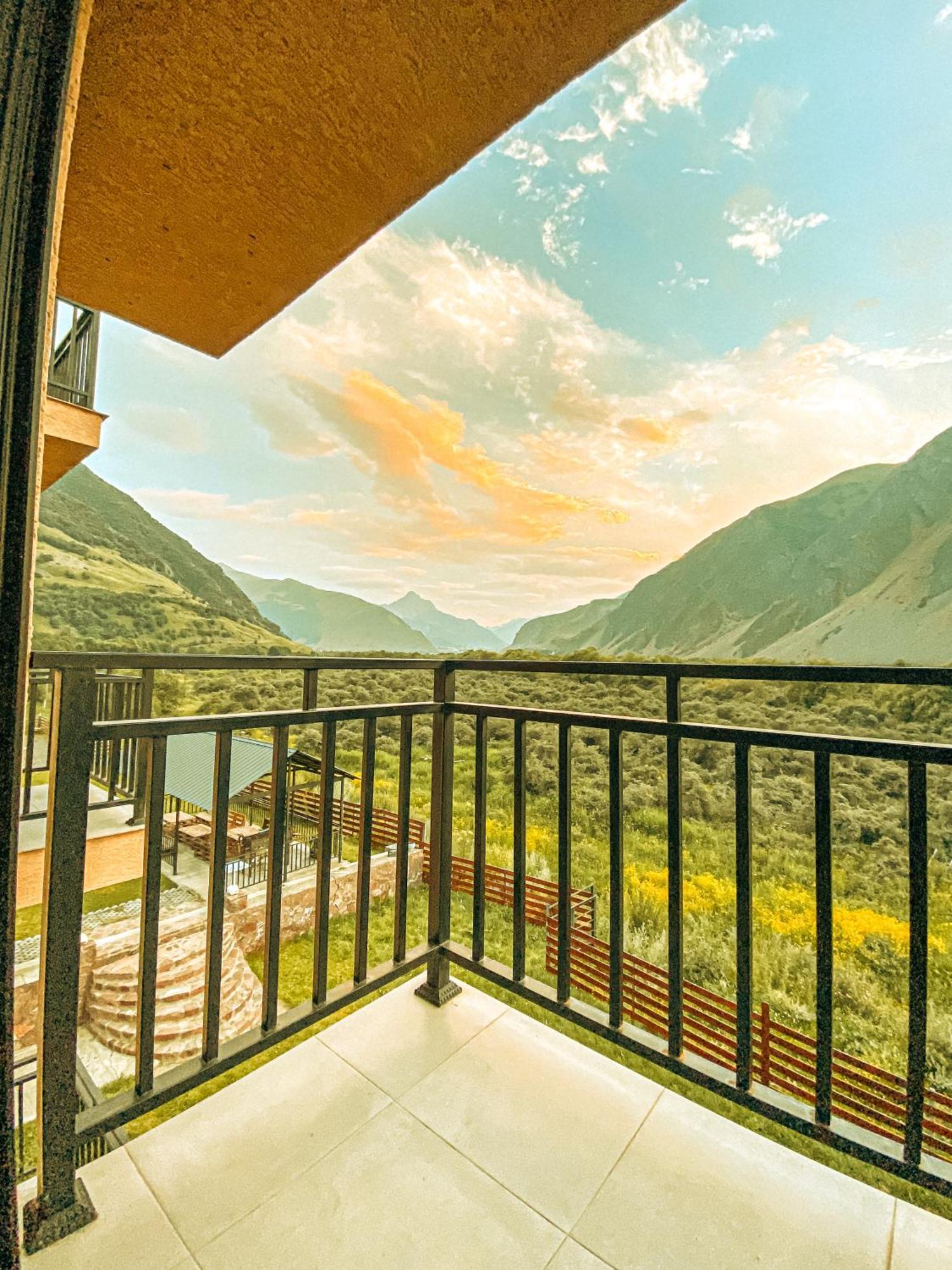 Hotel Gold Kazbegi エクステリア 写真